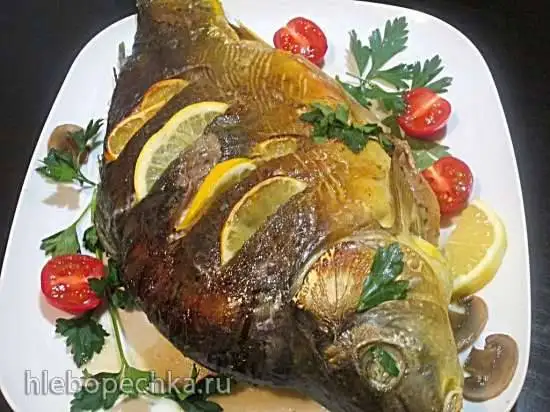 Карп рождественский по-чешски с грибной начинкой