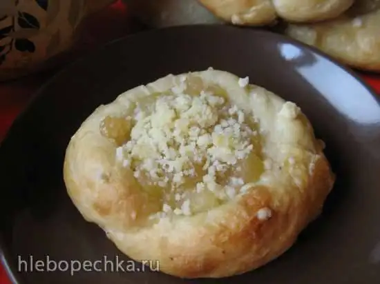 Ватрушки с яблоками и штрейзелем