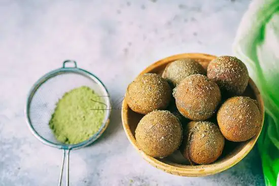 Шарики зеленые в Cake pop maker Princess
