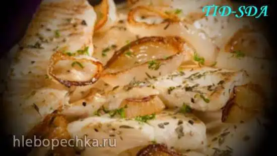 Бротола с морепродуктами и картофелем под сливочным соусом