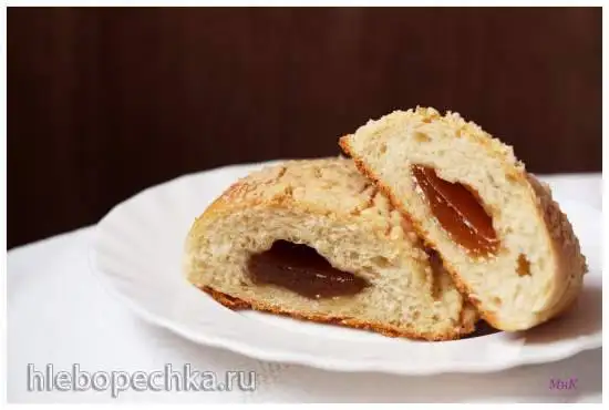 Булочки из муки 1 сорта с повидлом