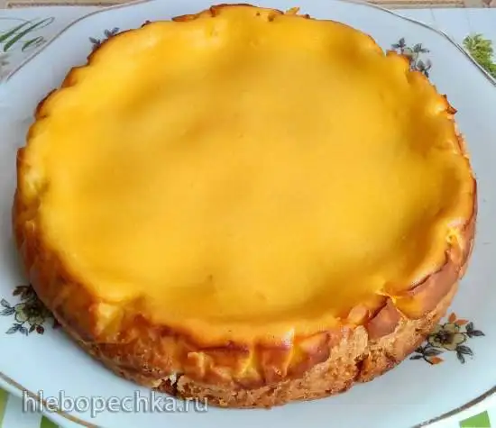 Песочный пирог с абрикосами под творожной заливкой