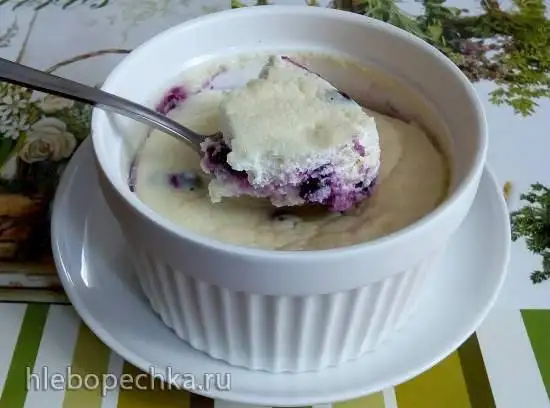 Лёгкое творожно-йогуртовое суфле с черникой