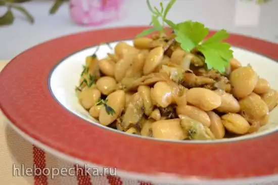 Белая сливочная фасоль с копчеными ракушками
