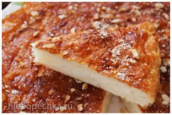 Слоеный дрожжевой пирог с сахаром (Фытыр с маслом и сахаром)
