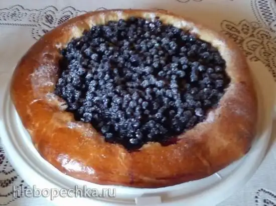 Пирог-ватрушка с черникой