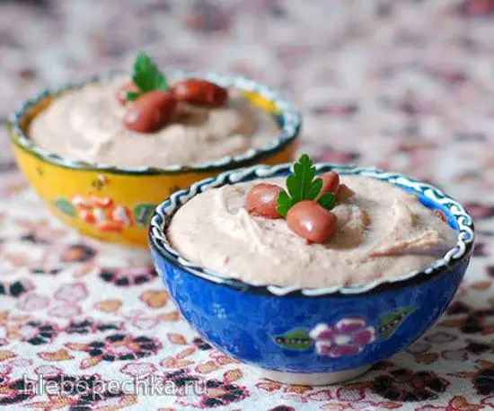 «Хумус» из красной фасоли