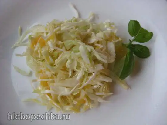 Салат из свежей капусты с тыквой