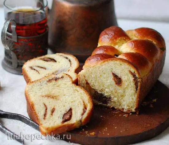 Булка с арахисом и шоколадом к чаю