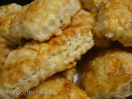 Сырные сконы