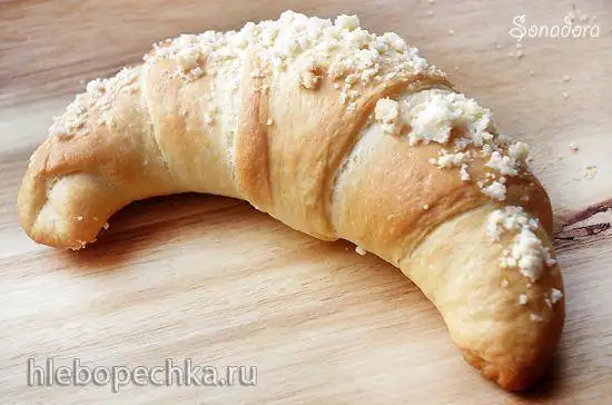 Рогалики сдобные со штрейзелем