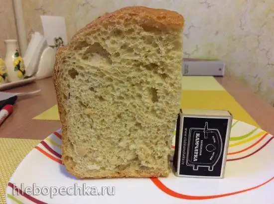 Хлеб из спельтовой и рисовой муки с кедровыми орехами и жареным луком