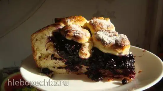 Пирог с черникой и корицей