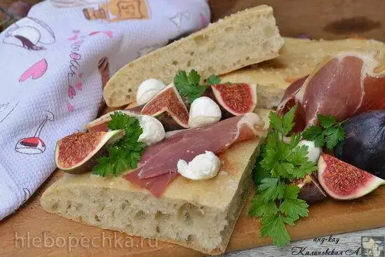 Фокачча с инжиром и хамоном