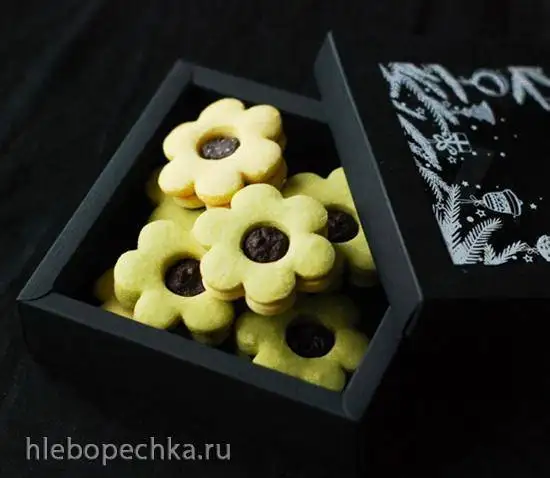 Песочное печенье с ганашем и чаем matcha