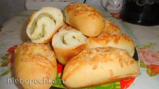 Рулетики с чесночными стрелками (фантазии на тему пампушек с чесноком)
