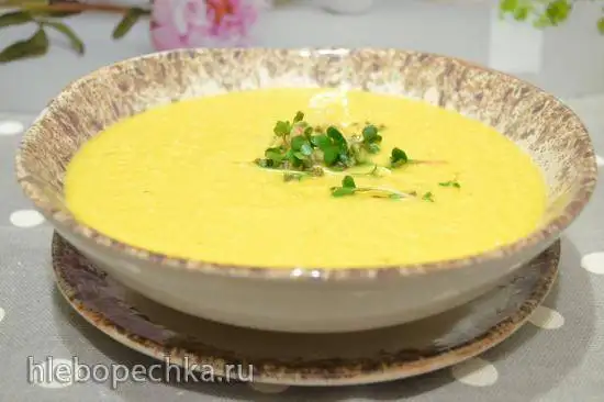 Австралийский суп-пюре с тыквой, орехами макадамия, кокосовым молоком, в блендере-пароварке