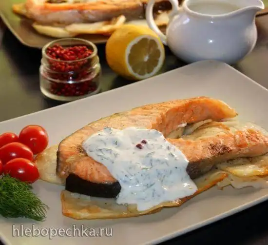 Семга с ароматным соусом из йогурта