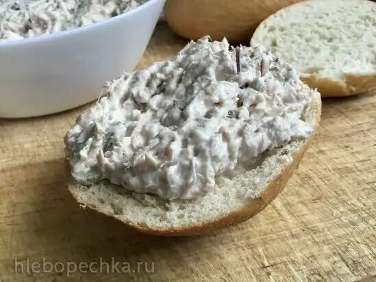 Дип намазка из рыбы (тунец), сыра и мяты