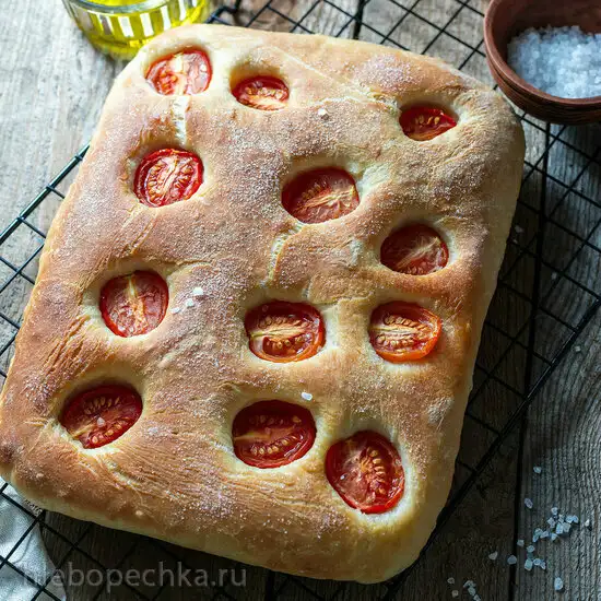 Фокачча с томатами на опаре