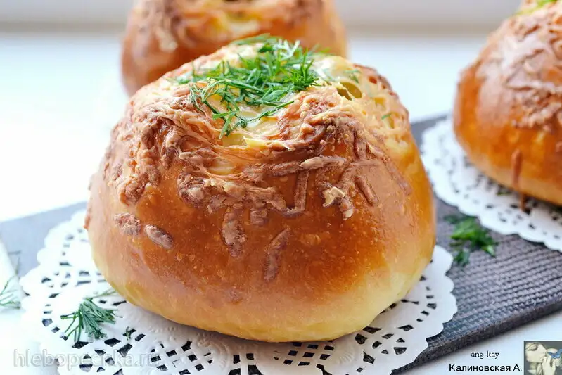 Булочки с сыром, кукурузой и консервированной сардиной