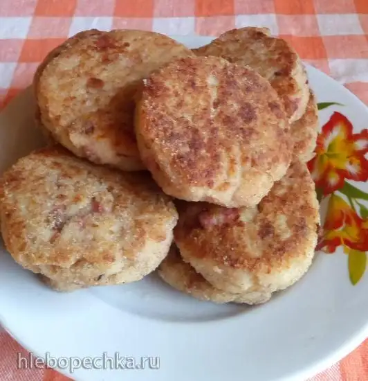 Закусочные хлебные «котлетки» с колбасой и сыром (утилизация остатков)
