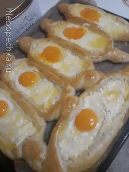 Хачапури по аджарски на сыворотке
