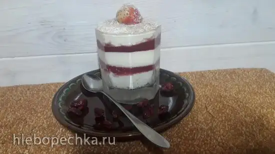Десерт клубничный