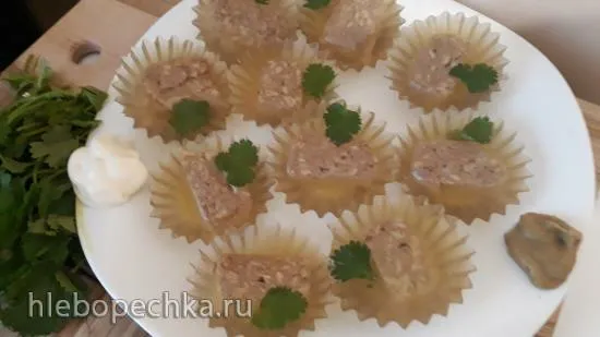 Заливной паштет в формочках