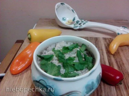 Салат из вареной капусты с орехом