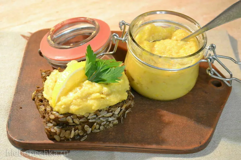 Паста кукурузно-грушевая с кедровыми орешками