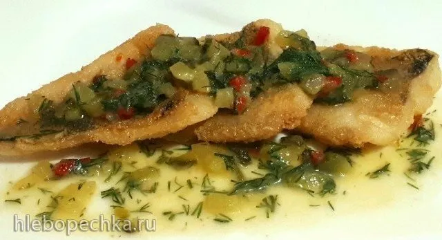 Берш жаренный с медово-огуречным соусом