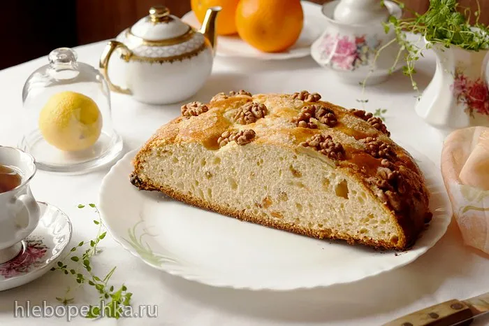 Валенсийский пирог с изюмом и орехами