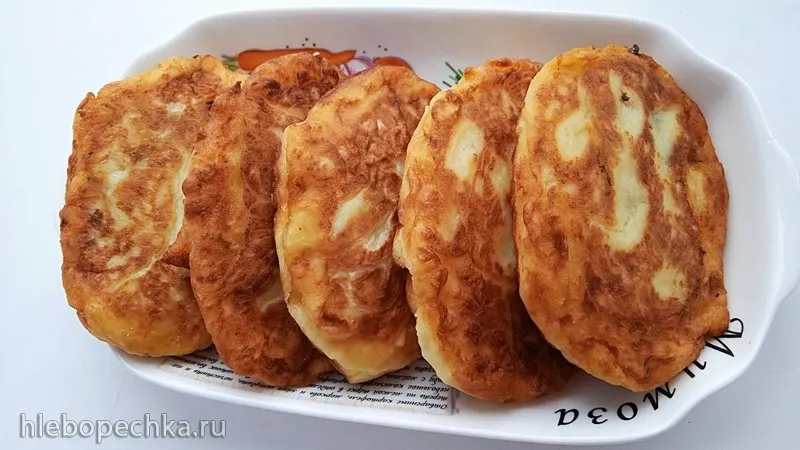 Картофельные пирожки с солеными огурцами (+видео)