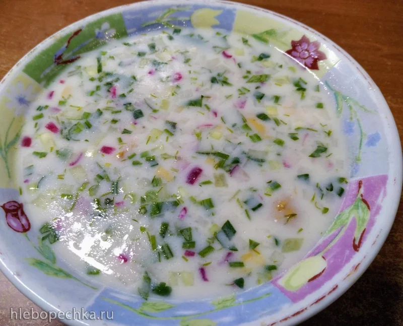Окрошка с копчёной курицей на кефире