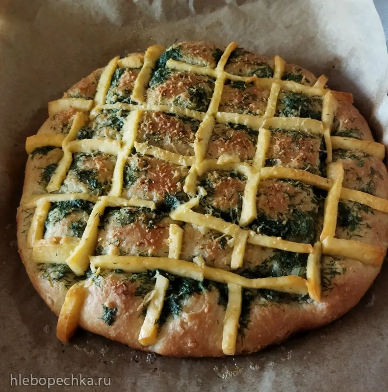 Дрожжевая лепёшка с зеленью и сыром (в духовке или пиццепечке)