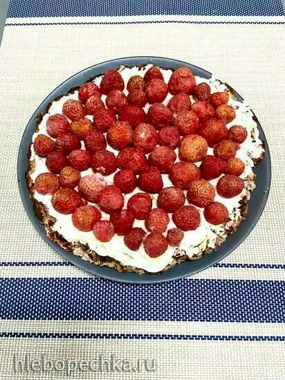 Ленивая сладкая ачма с творогом и ягодами