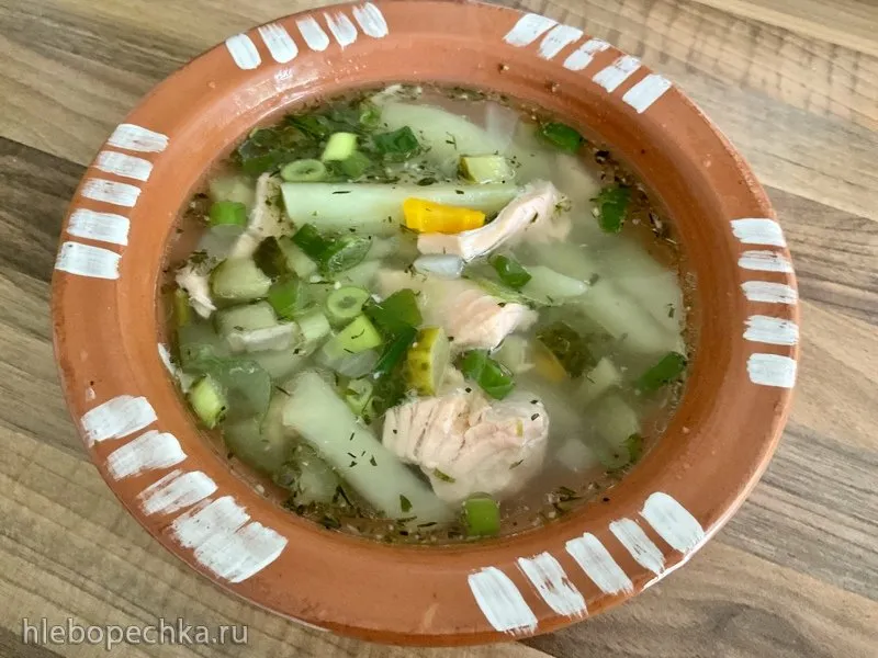 Легкий рыбный суп с огурцами