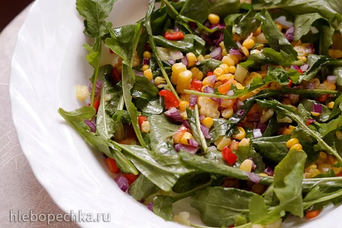 Салат из кукурузы и рукколы