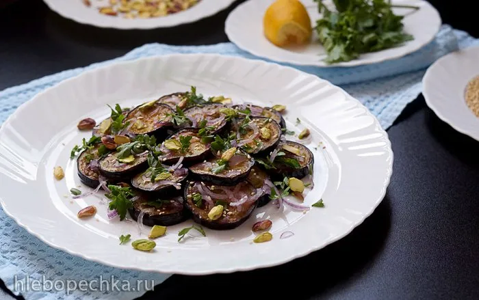 Баклажаны с фисташками и кунжутом