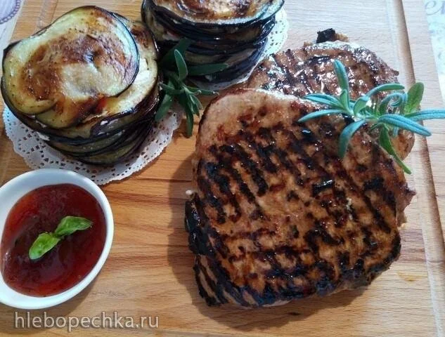 Стейки свинины с «Наполеоном» из баклажана