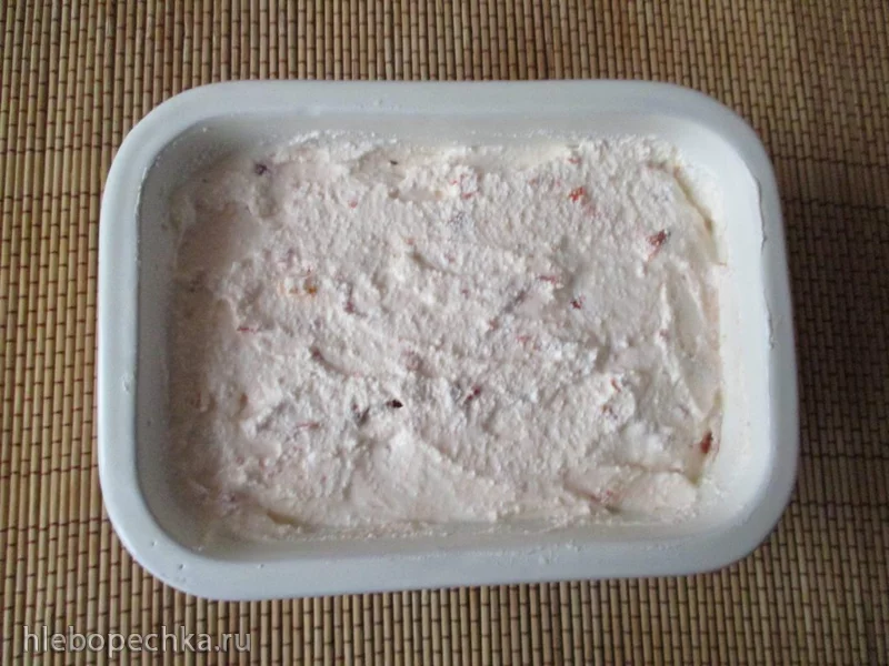 Сыр творожный с вялеными помидорами