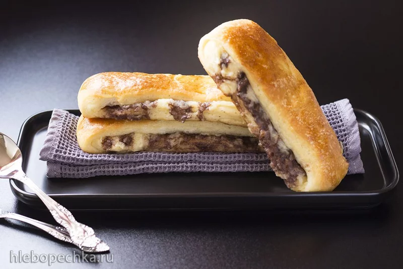 Швейцарские булочки бриошь с заварным кремом и шоколадом