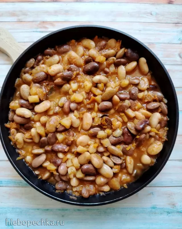 Фасоль с томатами и чесноком