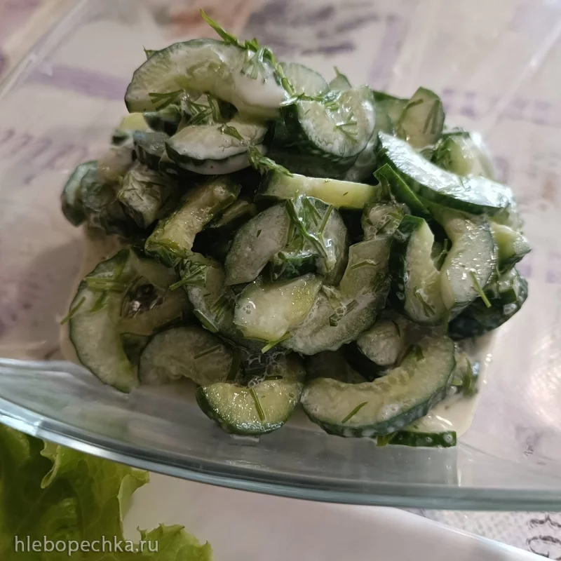 Классический польский салат с огурцами