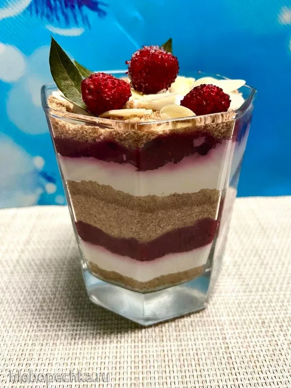 Десерт на кокосовой и миндальной муке с ржаными отрубями