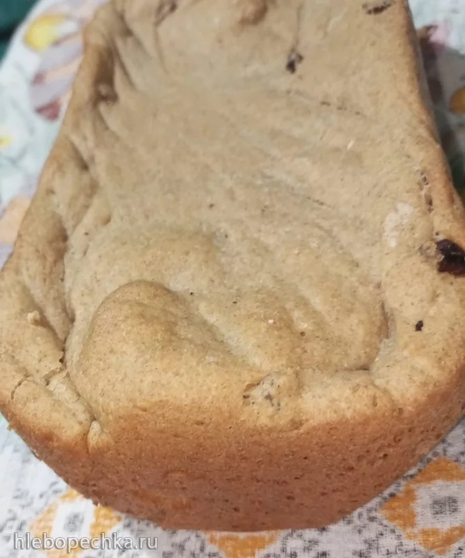 Ржано-пшеничный хлеб с изюмом и кориандром