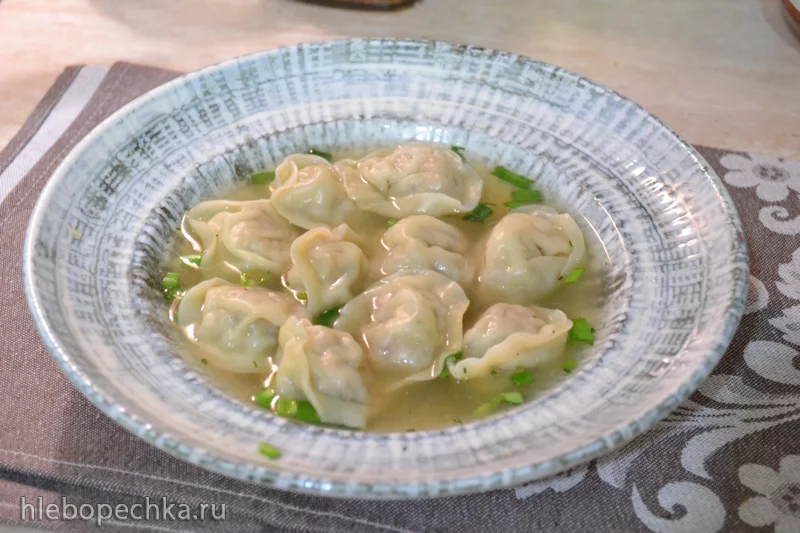Пельмени с тунцом, отварные в бульоне Комбу Кацуо Даши