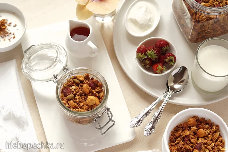Гранола с яблочным соком и карамелью