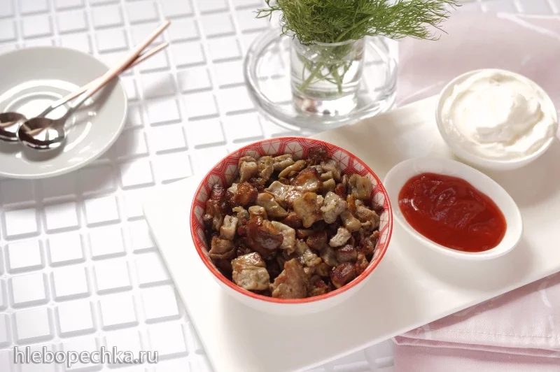 Жареные баклажаны с яйцом и луком